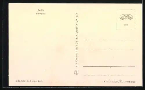 AK Berlin, Stalinallee bei Beleuchtung