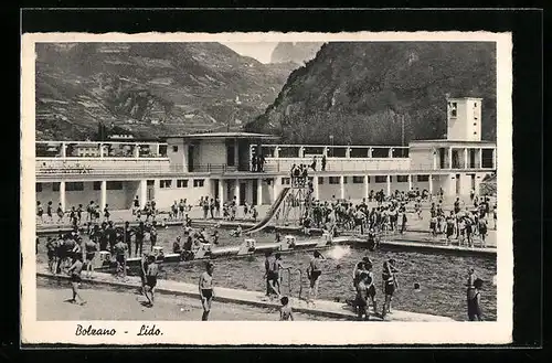 AK Bozen, Lido mit Badegästen und Gebäude