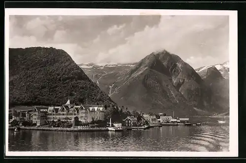 AK Balholm (Balestrand), Panorama des Ortes