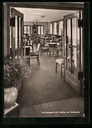 AK Leissling bei Weissenfels, HO-Terrassen-Cafe, Innenansicht