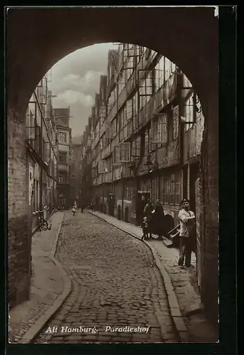 AK Alt-Hamburg, Blick in den Paradieshof