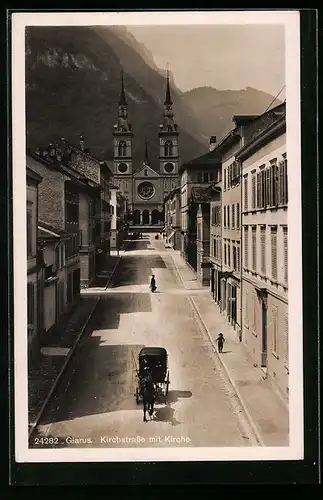 AK Glarus, Kirchstrasse mit Kirche