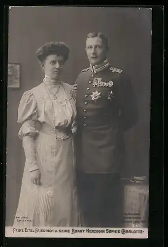 AK Prinz Eitel Friedrich von Preussen mit Braut Herzogin Sophie Charlotte
