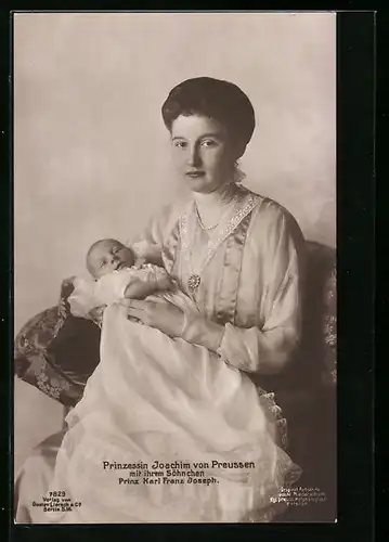 AK Prinzessin Joachim von Preussen mit ihrem Söhnchen als Täufling