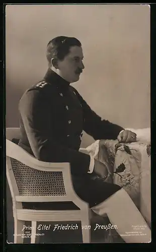 AK Prinz Eitel Friedrich von Preussen, sitzend von der Seite