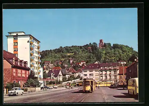 AK Karlsruhe-Durlach, Strassenpartie mit Turmberg und Strassenbahn