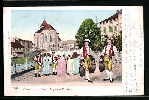 AK Gruss aus dem Appenzellerland, Schweizer in Tracht vor einer Kirche