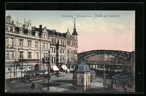 AK Duisburg, Königstrasse, Partie am Bahnhof mit Strassenbahnen