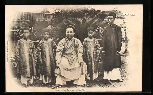 AK Tonkin, Mandarin et sa Famille
