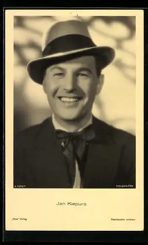 AK Opernsänger Jan Kiepura mit Hut und Schleife