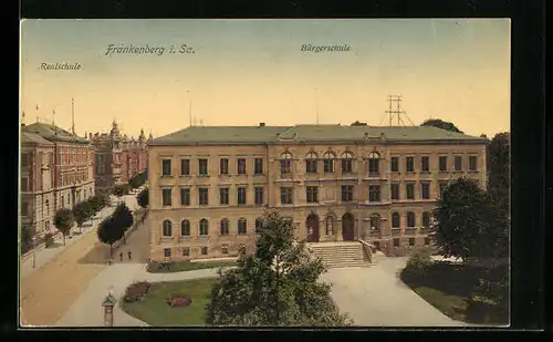 AK Frankenberg i. Sa., Strassenpartie mit Bürgerschule und Realschule