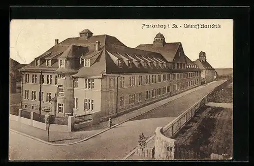 AK Frankenberg i. Sa., Unteroffiziersschule mit Strassenpartie