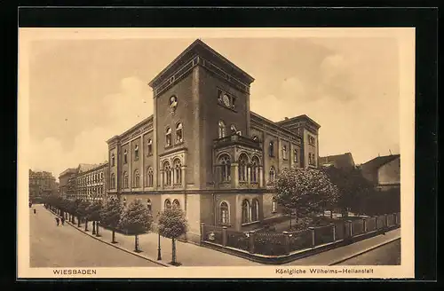 AK Wiesbaden, vor der königlichen Wilhelms-Heilanstalt