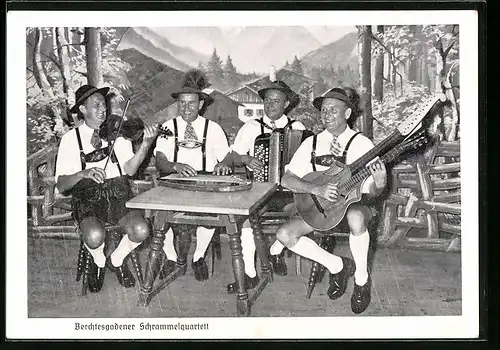 AK Berchtesgaden, das Schrammequartett in Trachten mit Instrumenten