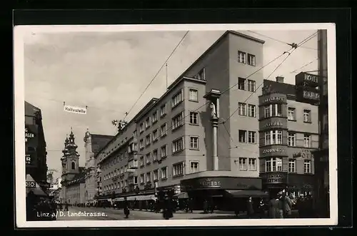 AK Linz a. D., Passanten in der Landstrasse