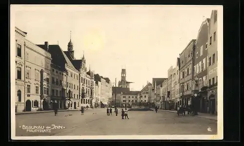 AK Braunau am Inn, Kinder auf dem Hauptplatz