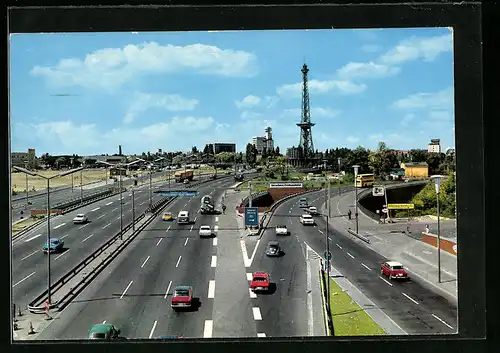 AK Berlin, Stadtautobahn mit Funkturm