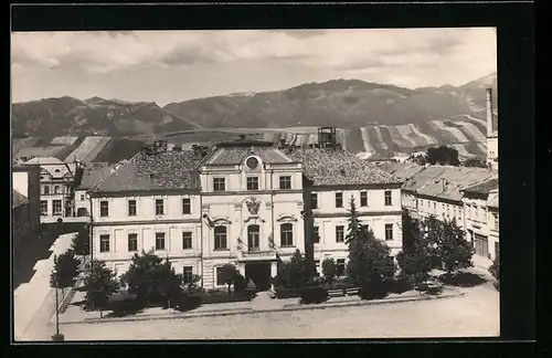 AK Lipt. Mikulás, Nàm osloboditel`ov V úzadí Liptivské hole