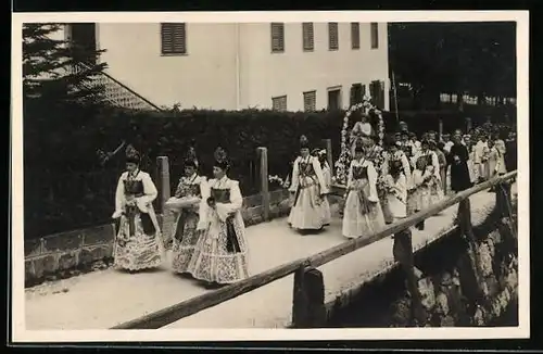 AK S. Cristina, Costumi di Val gardena, Gruppo delle Dolomiti
