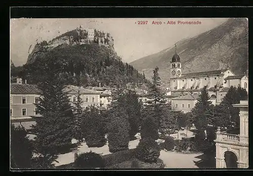 AK Arco, Alte Promenade mit Blick zur Ruine