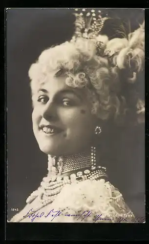 AK Opernsängerin Geraldine Farrar mit Halskette