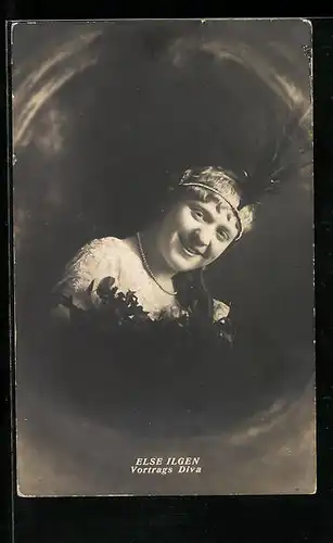 AK Opernsängerin Else Ilgen mit Federschmuck