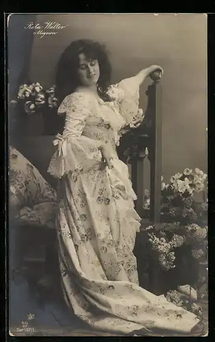 AK Opernsängerin Reta Walter im langen Kleid