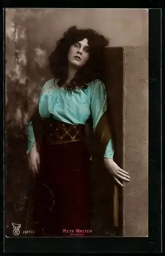 AK Opernsängerin Reta Walter in blauer Bluse