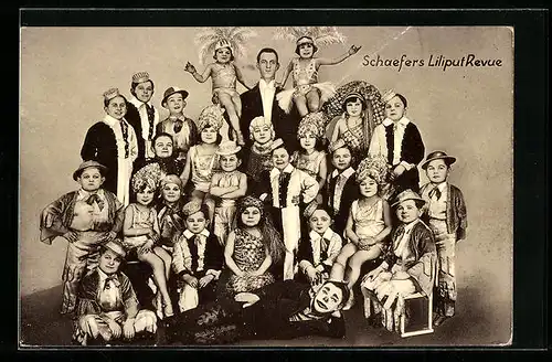 AK Schäfers Liliput-Revue, Liliputaner in Kostümen