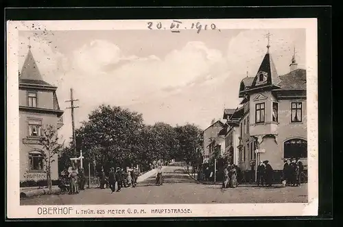 AK Oberhof i. Thür., Hauptstrasse mit Passanten