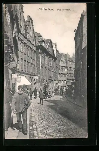 AK Hamburg, Düsternstrasse mit geschäftigem Treiben, Alt-Hamburg