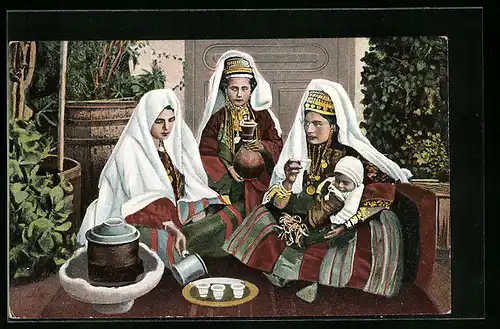 AK Bethlehem, Frauen mit Baby in Tracht