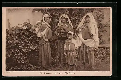 AK Bedouines et leurs Enfants