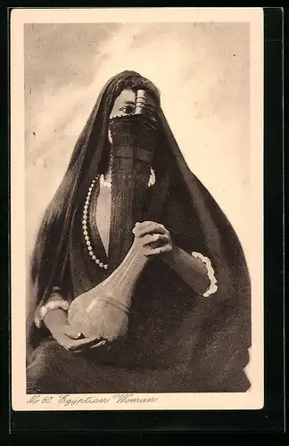 AK Egyptian Woman, Araberin mit Wasserkrug