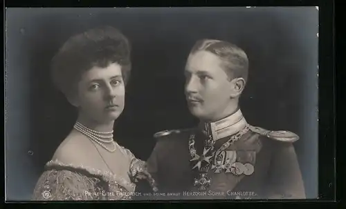 AK Prinz Eitel Friedrich in Uniform mit Braut im Abendkleid