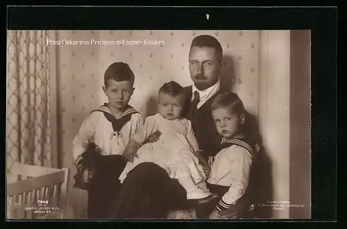 AK Prinz Oskar von Preussen mit Kindern