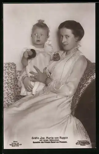 AK Gräfin Ina Maria von Ruppin mit ihrem Sohn
