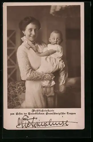 AK Victoria Louise Herzogin von Braunschweig mit Nachwuchs