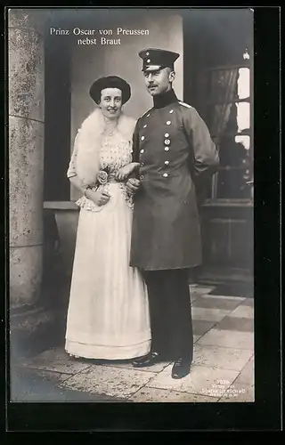 AK Prinz Oskar von Preussen in Uniform nebst Braut