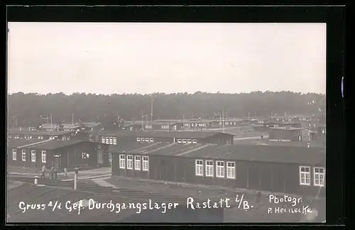 Foto-AK Rastatt i. B., Gefangenen-Durchgangslager, Baracken aus der Vogelschau