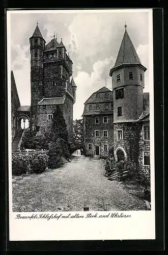 AK Braunfels, Schlosshof mit altem Stock und Uhrturm