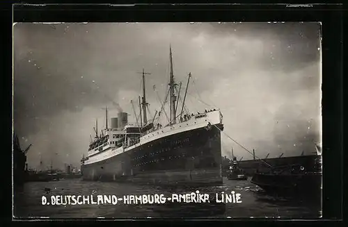 AK Passagierschiff Deutschland im Hafen
