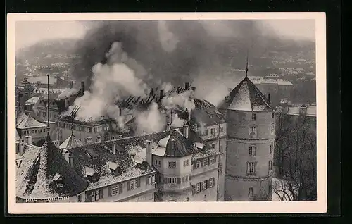 AK Stuttgart, Brand im Alten Schloss, wenige Stunden nach dem Ausbruch des Feuers