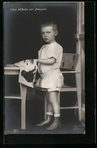 AK Prinz Wilhelm mit einem Bilderbuch