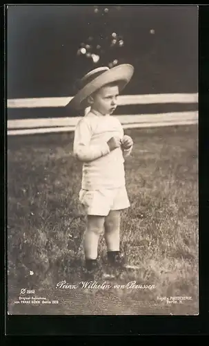 AK Prinz Wilhelm mit Strohhut in kurzen Hosen
