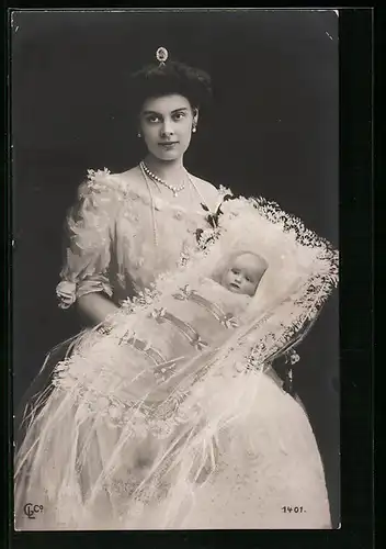 AK Kronprinzessin Cecilie mit ihrem Baby