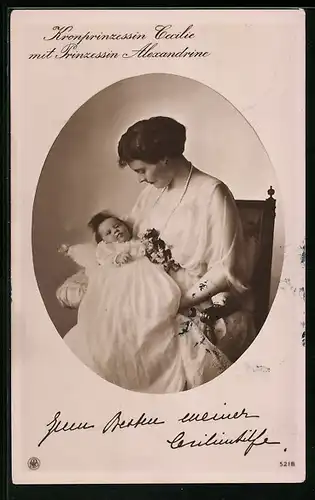 AK Kronprinzessin Cecilie mit Prinzessin Alexandrine im Taufkleid
