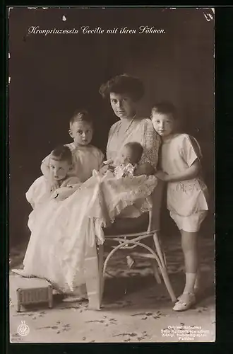 AK Kronprinzessin Cecilie mit ihren vier Söhnen