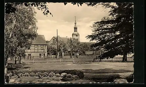 AK Treben /Krs. Altenburg, Dorfplatz