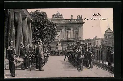 AK Berlin, Neue Wache, Ablösung, Soldaten